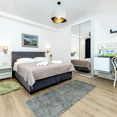 El Corsaro Ровинь